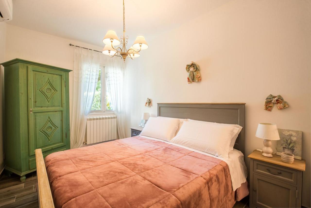 Villa Cinzia-150 Mt From The Beach 몬델로 외부 사진