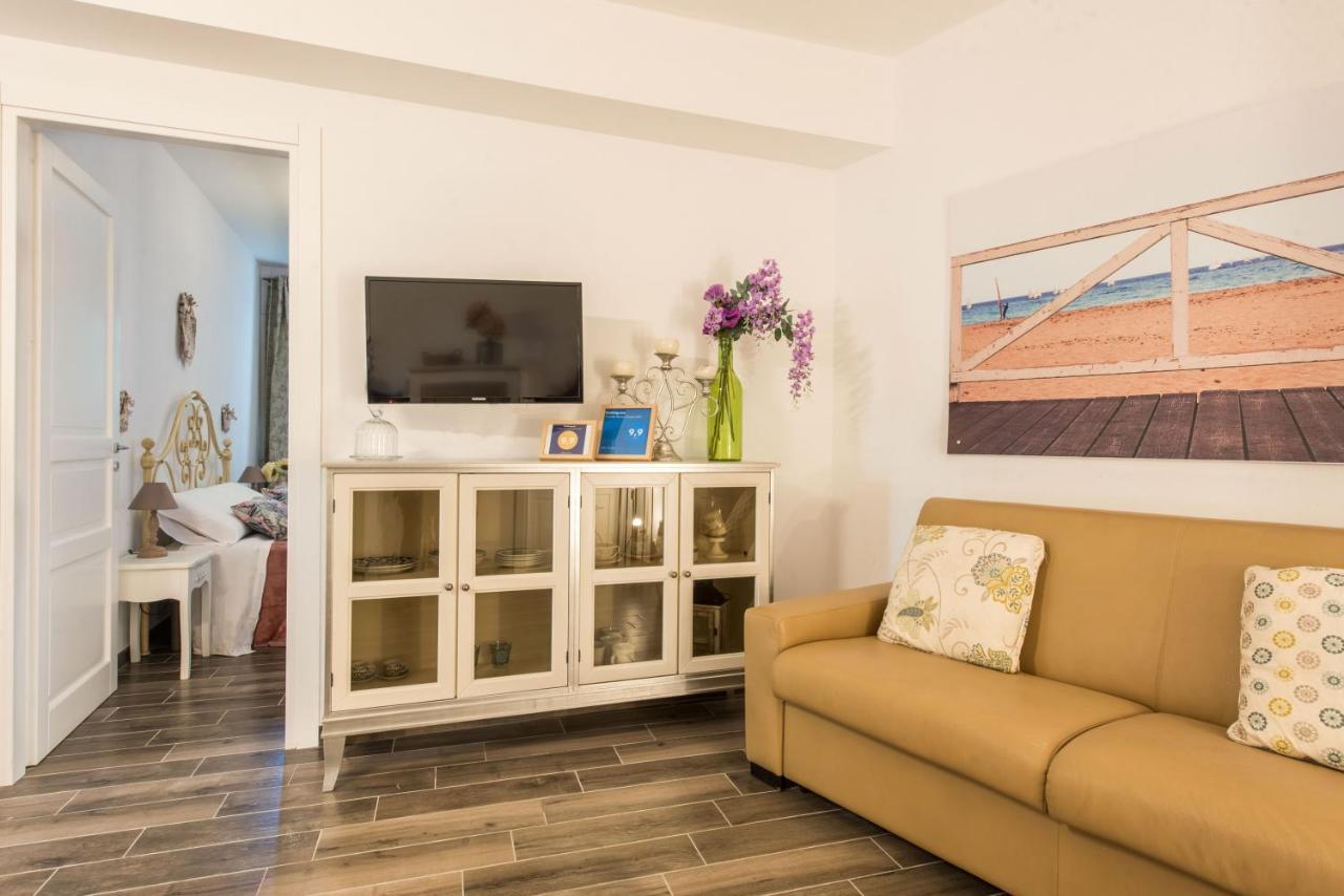 Villa Cinzia-150 Mt From The Beach 몬델로 외부 사진