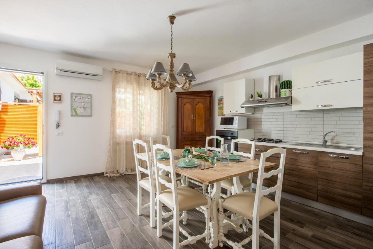 Villa Cinzia-150 Mt From The Beach 몬델로 외부 사진