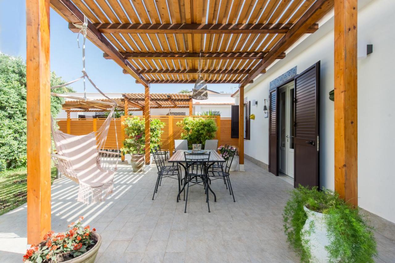 Villa Cinzia-150 Mt From The Beach 몬델로 외부 사진